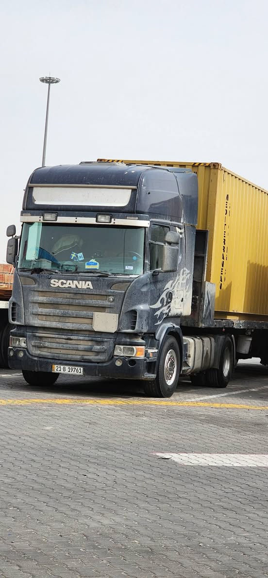 السلام عليكم ورحمة الله وبركاته سكانيا موديل ٢٠٠٧ مكينه انجكشن وكير ٣×٣ جدد قماره وشاصي مكفولات تخم تاير راس وعربانه جديد العربانه مرسمه وراها تك تاير واني مسويها مزوج رقم سليمانيه منتهيه صار تقريبا شهر السعر ٢١٠ وبيها مجال *********** مكانها واسط الصويره
