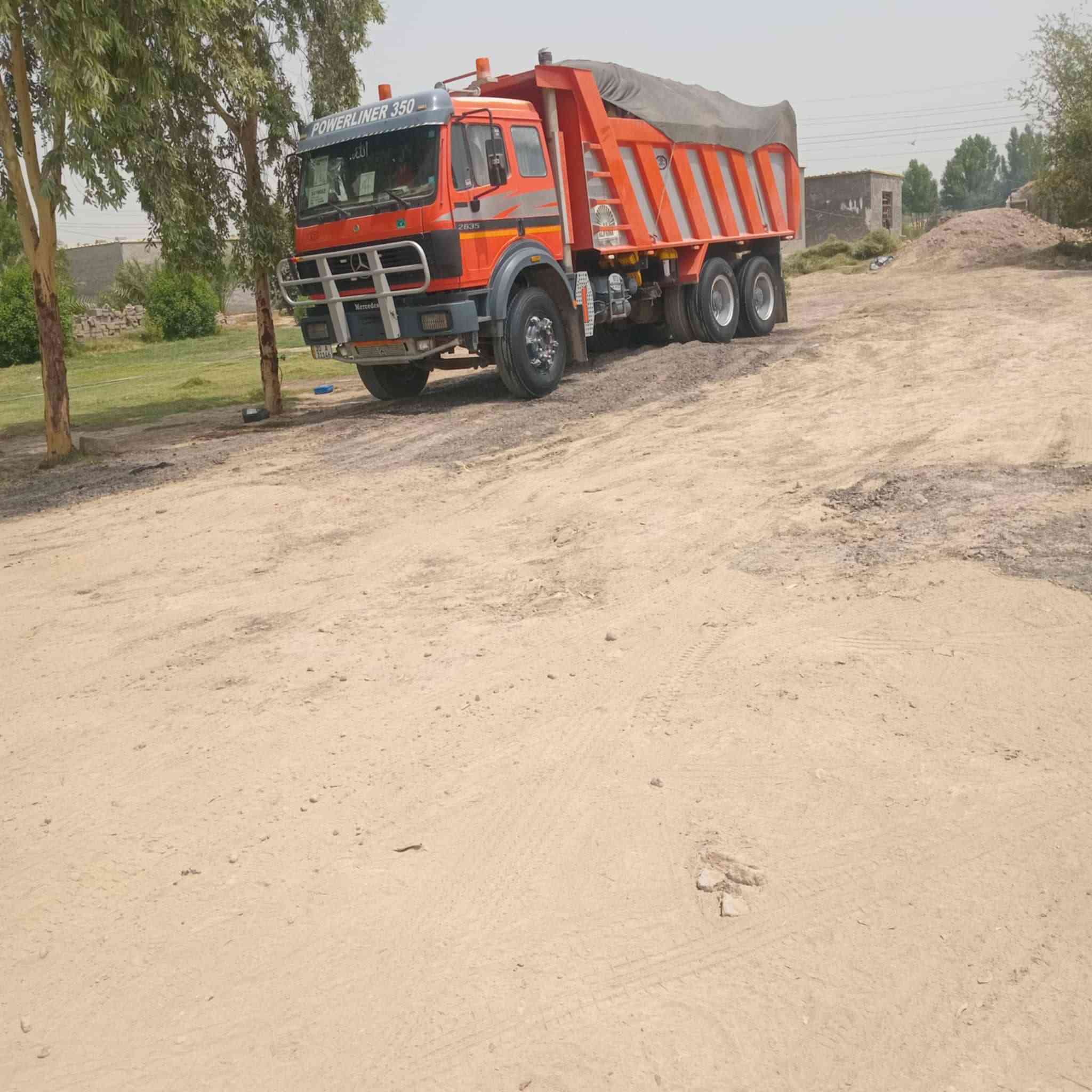 السلام عليكم كرواتي للبيع موديل 91سياره جاهزه لشغل مكان بغداد أبو غريب ***********
