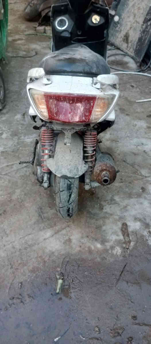 سلام عليكم درجه سكنس نضيفه كهرباءكله شغال دبل شاير كلوب كامله مكمله بيه دبلات 7الوان بيهه وياله 7الوان كلج خلفي رياضي سلف رياضي صالنصه رياضيه بس يحتاجلهه ترتيب كفرات درجه متروكه اي ستفسار ***********السعر المطلوب 450
