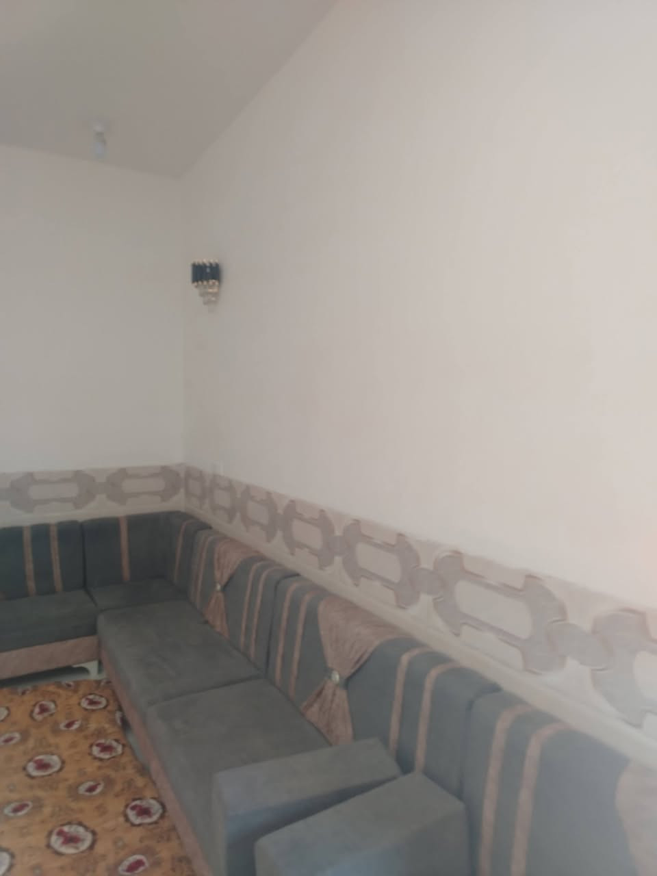 بيت مساحه 200 متر طابو زراعي سند ٢٥ المساحه ٢٠٠ يحتوي على غرفتين نوم وصاله ومطبخ واستقبال صب كونكريت مجاري خفيفه ع الشارع بناء حديث وجاهز من كلشي للاستفسار الاتصال على الرقم ***********  ***********
