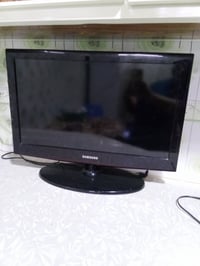 شاشة ٣٢ • تلفزيون