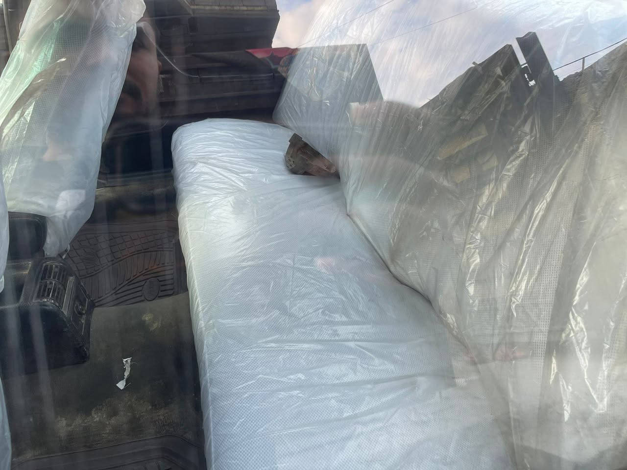 بي ام حجم٧٣٥ مكينه مفتوح ٦ سلندر كير اوتماتيك   مكينه وكير مكفولات شرط لا تنقيس ولا تبخير ولا دخان مشروطات هيا والكير  صدر ورا وكدام  جديد تخم تاير جديد كهربائياتها كلها شغاله  رقم بغداد انكليزي سنويه جديده  هزتها ما نافذه مكفوله من الضربه والخياس   صبغها طافي بي جراد السعر ٣٨
*********** المكان بغداد الجزيره السياحيه
