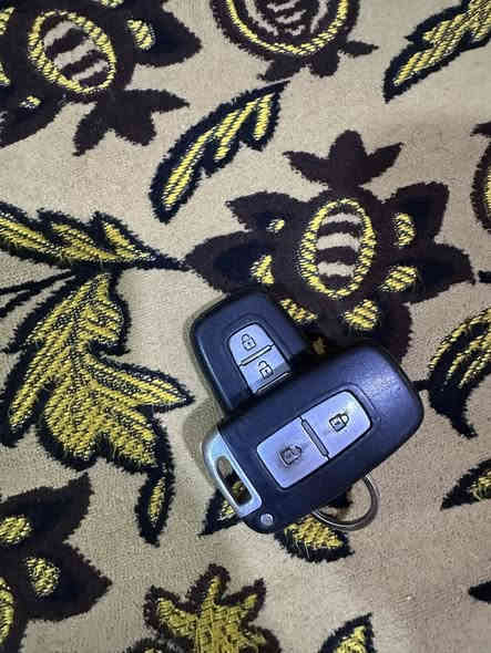 سلام عليكم 

البيع. مراوس 

موديل ١٢

موصفات ١على١ على فه بل سنتافي ال ١٢

ماشيه ١١٧.  بشرط. حقيقي ١٢٠ دك 🛎️ 

سعر ١٧٣

بيها جاملغ صبغ + قبق جنطه ابدل اصلي 

***********
