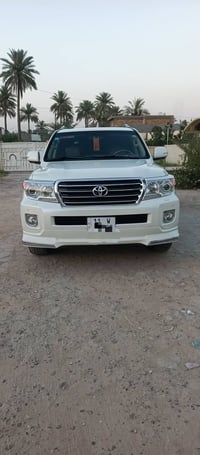 لاندكروزر • ٢٠١٥ • ٦ سلندر