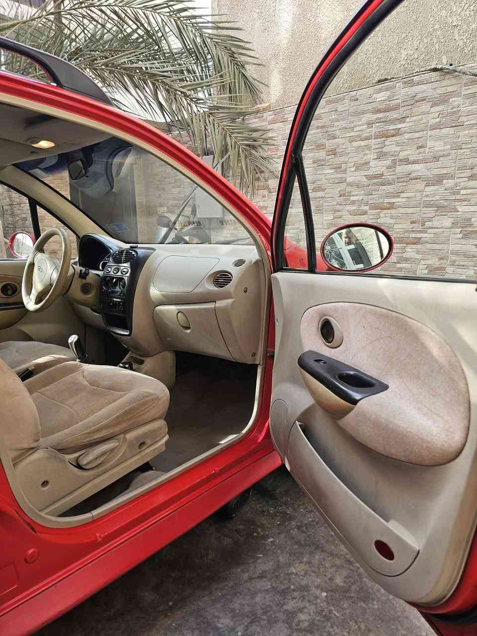 السلام عليكم كيو موديل 12 مكينه وكير جديده سياره نظيفة جدا ممتعوب ماشيه 45 الف العنوان بغداد حي القاهره السعر 40$ ورقه للاستفسار ***********
