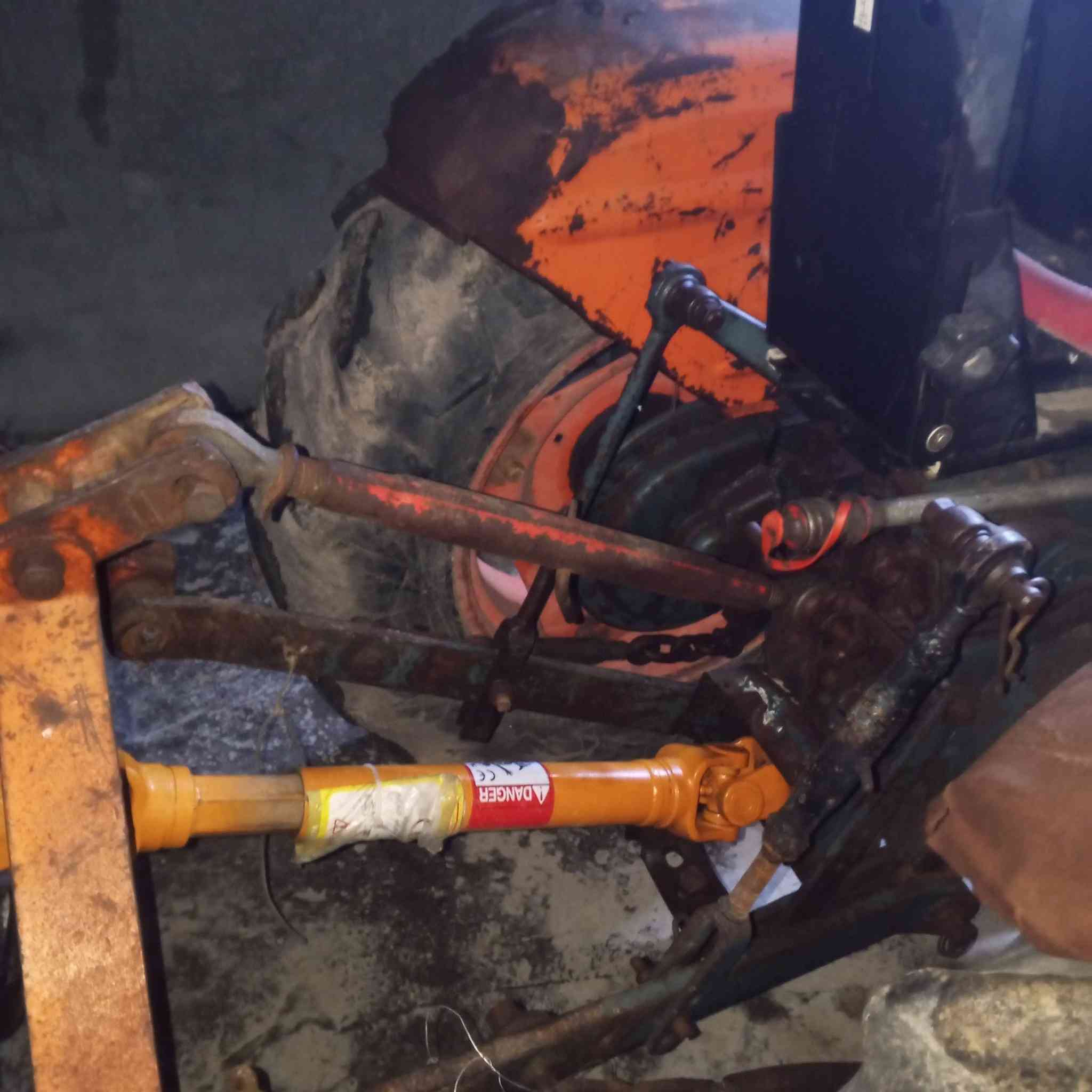 سلام عليكم للبيع كابوته 85 مكينه جديده العنوان صلاح الدين قضاء الدجيل الاستفسار على  ***********
