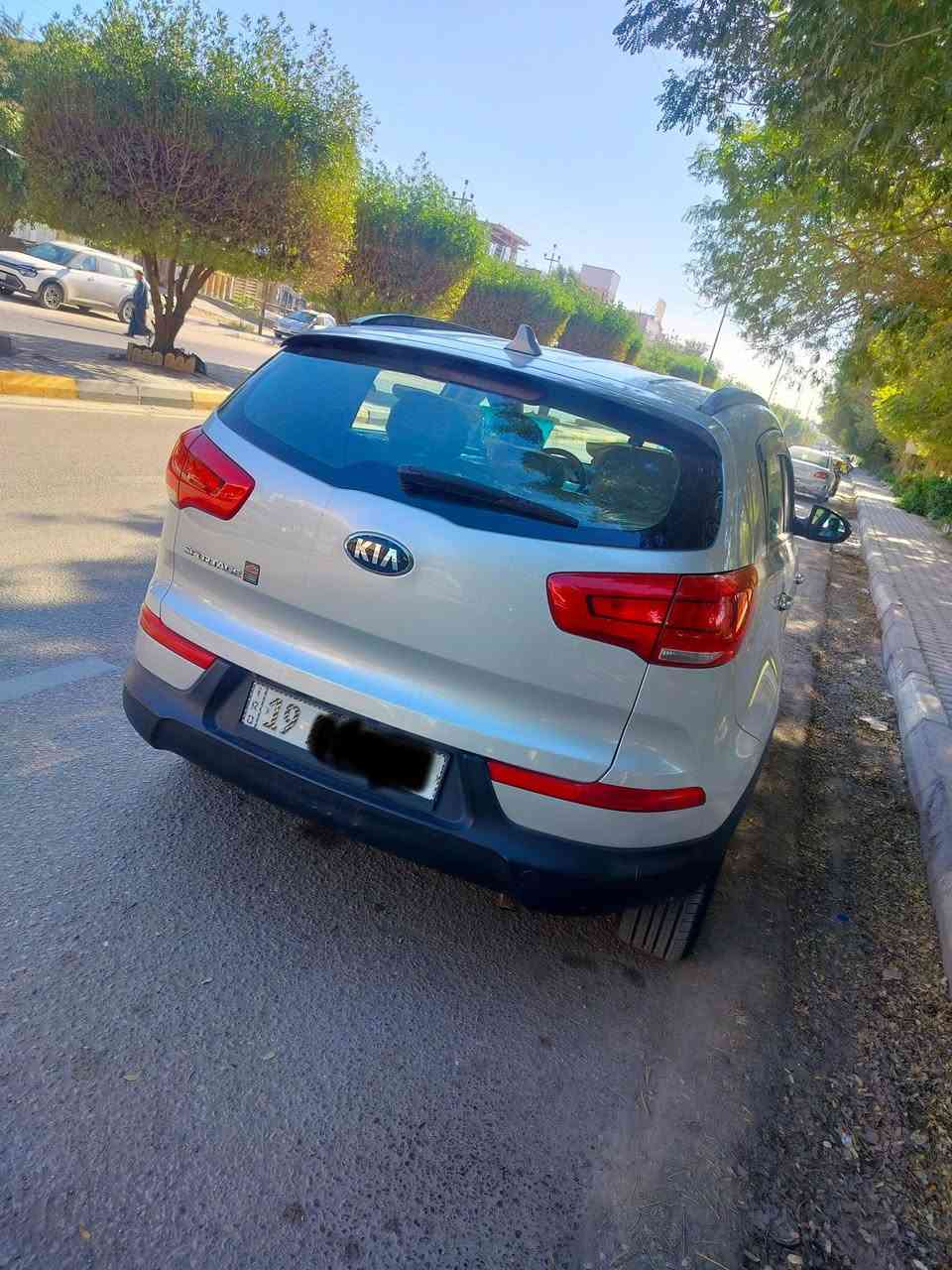 سبورتج 2015 امريكي للبيع 
مواصفات
كير + محرك مكفولات
منظومة تبريد جيدة
شاشة + كامرة بلادي
تحكم ستيرن جهتين 
ويل كروم
اشاير بالمري
وضعيات قيادة
تخم تاير جديد 
حدادية جديد
رقم كربلاء دولي
مكان السيارة كربلاء 
السيارة كاعدة واحلى من الصور 
السعر 118$ وبيها مجال بسيط
السيارة بيها قطع صبغ بدون حادث اقل الحزام للاستفسار الاتصال على الرقم ***********
