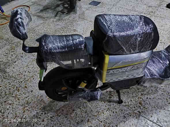 السلام عليكم ار11 للبيع دراجه جديده صاله 3 اشهر عندي ما متعوبه  بطاريه 32 نضام رجوع للخلف دراجه جديده كلش سعره650 وبيه مجال 
***********
