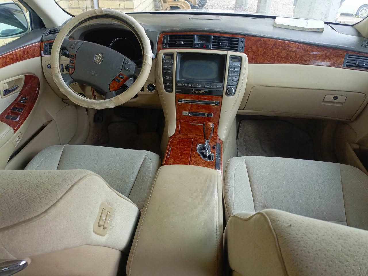 شاهينه ادوات حاويه
مكفولة كفاله عامه كارتون 

فول مواصفات عدا الجلد 

حجر بيه موجود 

***********
