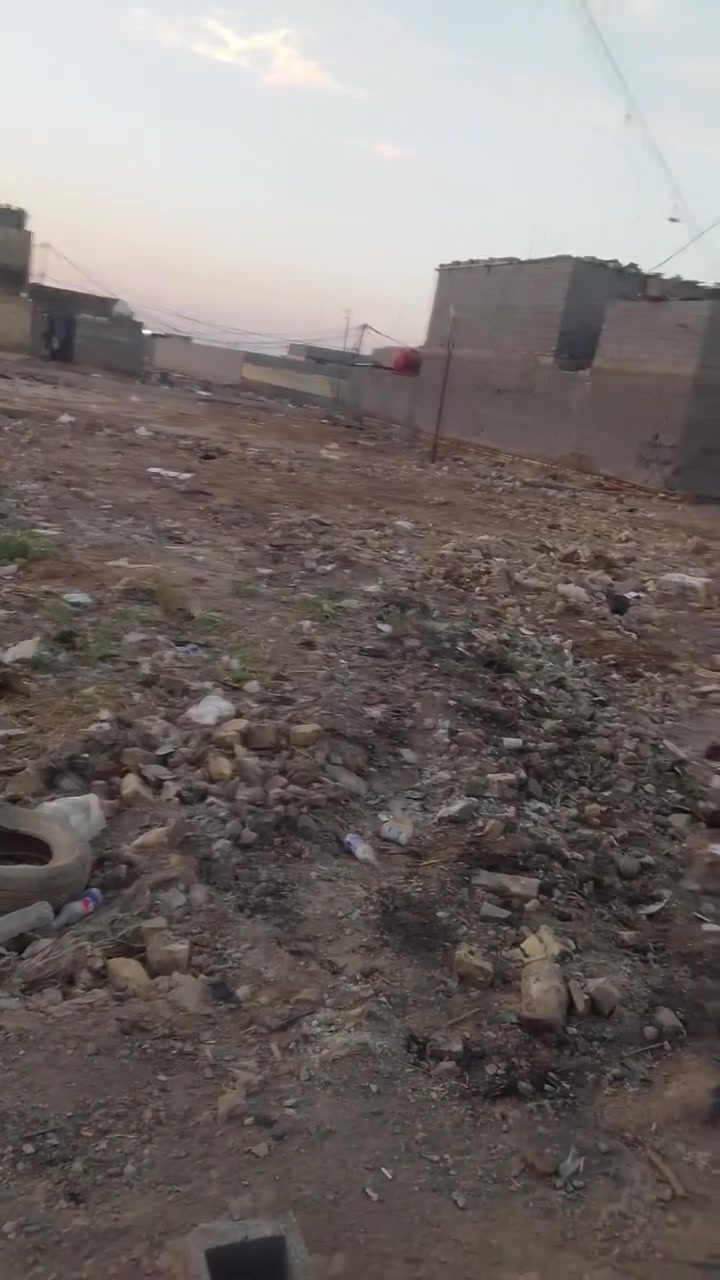 سلام عليك يوجد لدينا قطعه ارض للبيع عنوان بغداد مدينه صدر الحميديه شارع سيد عوده مساحه ١٠٠متر  سعر تصل دلل***********
