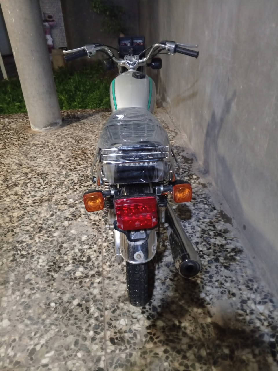 للبيع دراجه نامه امتياز اوراق كامله مكفوله موديل 26 السعر 650وبيها مجال وتصال *********** مكان بابل سدت الهنديه المهناويه نضيفا شهر من طالعه
