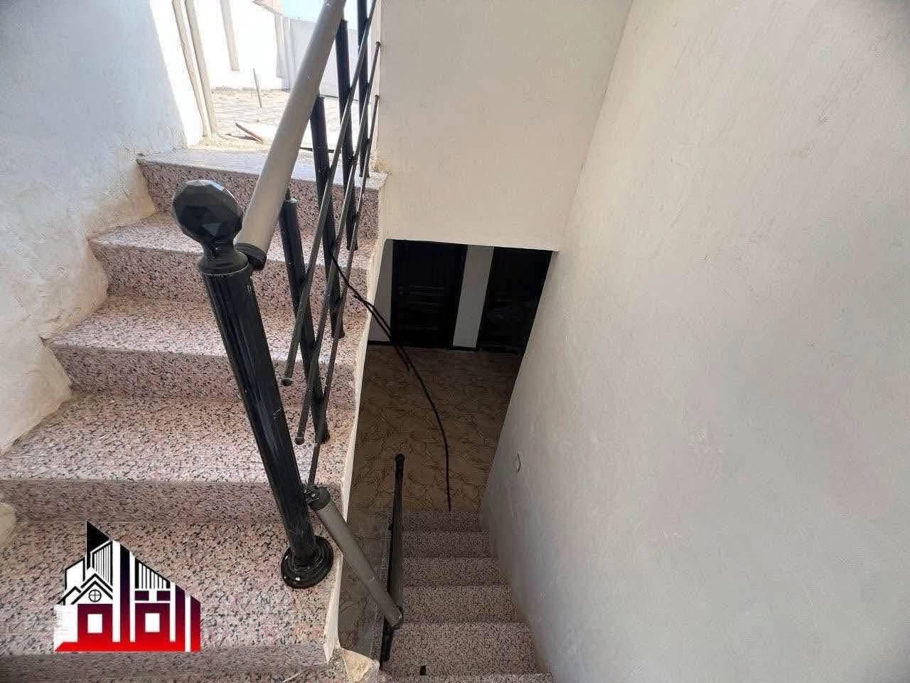سلام عليكم بيت مساحه 200متر طابو صرف بنا جديد بين كل نقص ما بي بس اتخلي غراضك يحتوي على غرفتين وصاله ومطبخ ستقبال صحيات خرجيه وداخليه ممر داير البيت طارمه حديقه بيت مطلوب 60 مليون مصرف العقاري شهر 40 وسعر البيت حالين 95 مليون بابل ابو غرق مجمع الصفوه قرب السيطره مقابل معهد التقني   يبعد عن شارع 500 متر مكان روعه الستفسار مراسلت الصفحه ونتصال ***********
