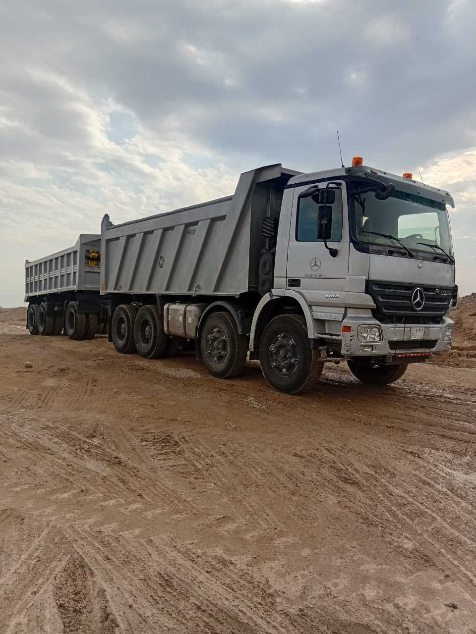 سلام عليكم اكتروس 2007 معلاية 2018 مربوطة قاطرة ومقطورة كفالة عامة للاستفسار 
***********
