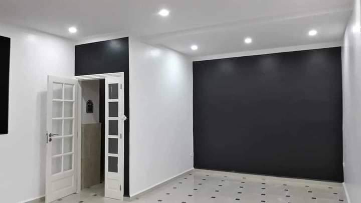 صباغ جدران داخلي وخارجي وعمل كافه الصباغ الحديثة 

ديكور بديل الرخام والخشب والشيبورد/ سحبات فوم داخليه 

طلس معجون وستن/ ورق جدران/ شبابيك تنظيف وصبغ 

ترميم وتصليح البيوت القديمه وسنفره / معالجه الرطوبه 

شغل درجه اولى/ *********** عمارة, ميسان
