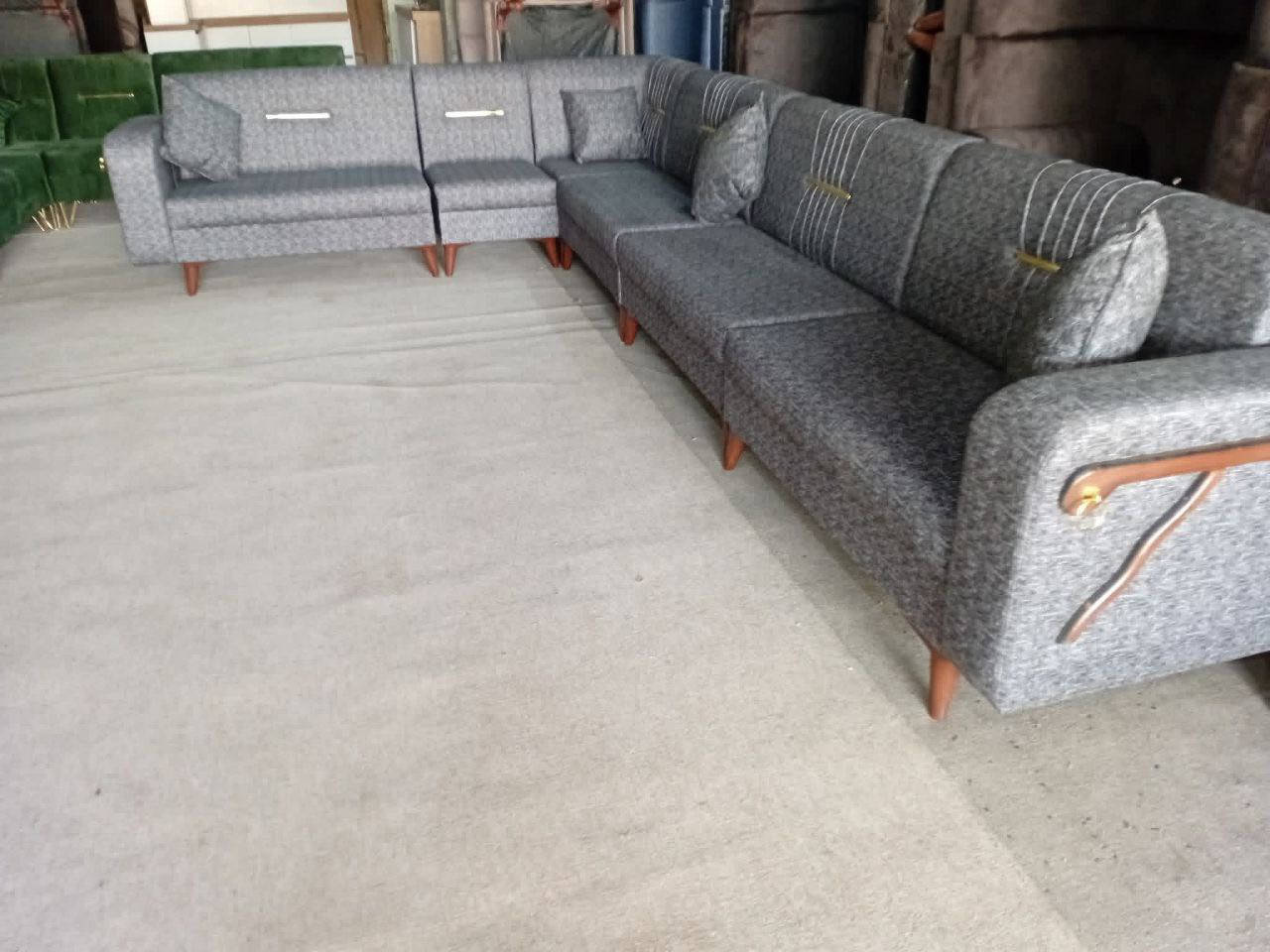 صور نموذجيه ⭕️⭕️

قماش قديفه جكور 
الهيكل جام روسي
الضهر  مضغوط
المقعد بلوك ابيض فقط 

المتر 60

✅✅

#ديوان  10 مقاعد ب 325
............................................... 
#ديوان  9مقاعد  ب  300
.........................................

سعر المتر 65 بالنسبه للقياسات الخاصه
#سعر المتر 65الف للمتر الواحد

#الاضافات
قماش كتان اضافه 30
وتر برو 50
#اذا كان الطلب بلوك بلاويد للضهر والصفاح بدل المضغوط اضافه 100 الف 

#سعر كوشات الوحده 2500
#طبله ب 25 الف قياس 50/50

#التوصيل داخل بغداد مجاني 
اطراف بغداد 15 
محافضات حسب البعدد


**إذا كنت صاحب هذا الإعلان وتريد حذفه لأي سبب، رجاءا أرسل رسالة إلى الدعم الفني**