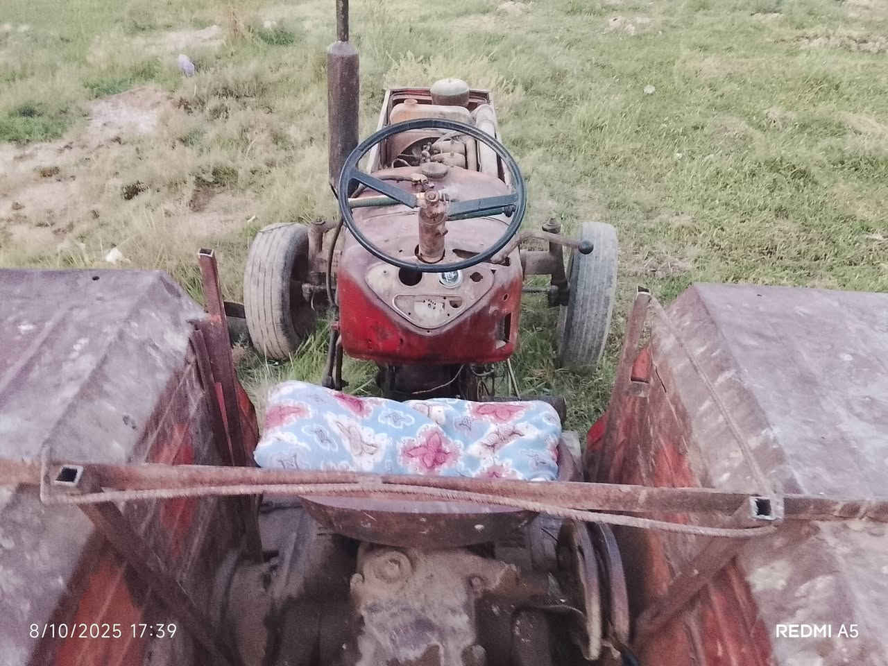 سلام عليكم عنتر لبيع موديل 88 جاهزه مكينه جديده وراها بس فدان و خرماشه الرقم ***********
