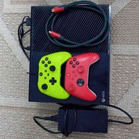 اكس بوكس ون • ٥٠٠ جيجا • يدين أصليتين