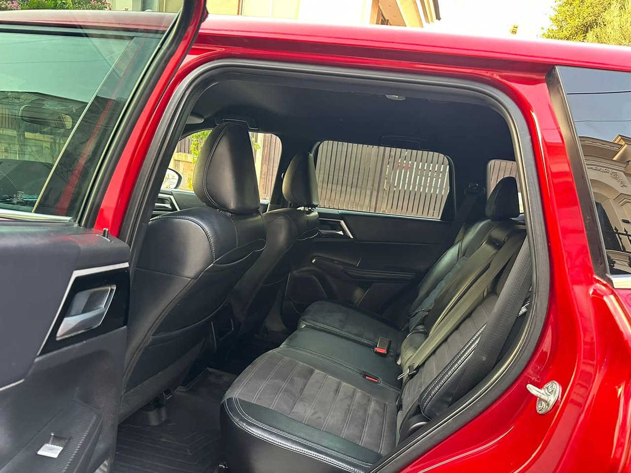 اوتلاندر 2023 فئة بلاك اديشن فول فول عدا فتحة
سعر 165
***********
***********
طختها بالبونيد و رصعة جاملغ فقط بيهه صبغ بدون نقطة داخلي 3 قطعه كلير أمريكي بدون ضرر بدون دولار مصروف ايرباك ستيرن سيتم بلاد 5 كاميرا كشنات جلد و كهربائي گيج إلكتروني مرايات شفط و كاميرا و رادار و تدفئة  سياره ٣ مقعد و ٧ راكب محرك ٤ سلندر حجم 2.5 كاميرا فول hd درجة بصمة هاند بريك بصمة گير ماوس جميع مقاعد بيهه تبريد خاص و جميع مقاعد مفصولة منامية رادار امامي و جانبي و خلفي جميع انظومات القيادة و نظام اقتصادي شاشة كبير ايباد اوتو ستارت و تحديد مسار و اوتو ستوب توقف ذاتي دفع رباعي 4/4  گير محرك تبريد كهربائيات حالة وكالة مابيهه مصروف دولار بعد بيهه هوايه مواصفات مكانها أربيل سياره رقم كاتي تترقم شمالي
