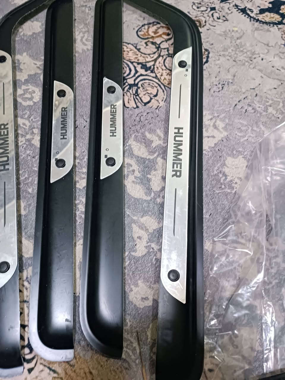 مطريات همر H2
مطريات همر H3 
تحمل علامة همر 
لطش مو الي تكعد بالكنر النوع الطويل الي يغطي الباب باكملها


**إذا كنت صاحب هذا الإعلان وتريد حذفه لأي سبب، رجاءا أرسل رسالة إلى الدعم الفني**