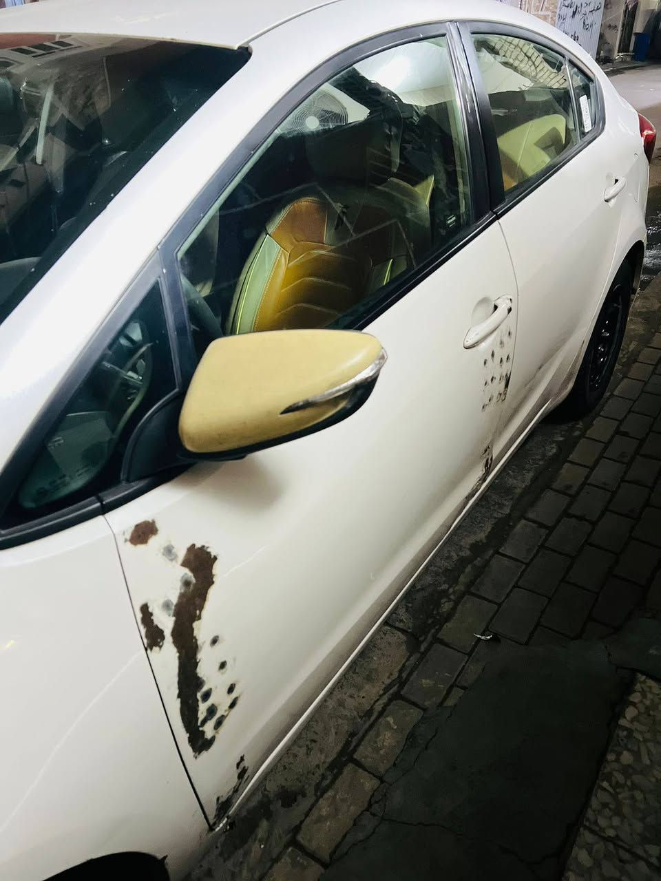 فورتي 2014
حادثها ببتين مبين بالصورة 
السعر 90 
الرقم ***********
