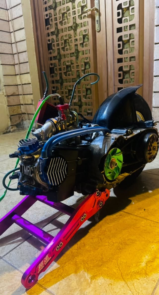 مكينة ماكس عدلة مزودة التعديل الي عليها:
1-كورTTMRQ
2-بوشة66
3-كلجات رياضيWF2016 مال رمبة 
4-كابريتر قفاز حجم 32
5-صالنصة صجمية الاصلية 
6-راديتر دهن الاصلي 
7-سلف تزويد مال بوش كبار
المكينة ما اعرف شكد رولتها اخوان 
ترة المكينة سعرها غالي اخوان رجاءً الي ميعرف سعرهة لا يراسلني خاص 
العنوان: ديالى قضاء المقدادية 
يوجد خدمة توصيل للمحافضات 
للمراسلة خاص او الرقم:***********
