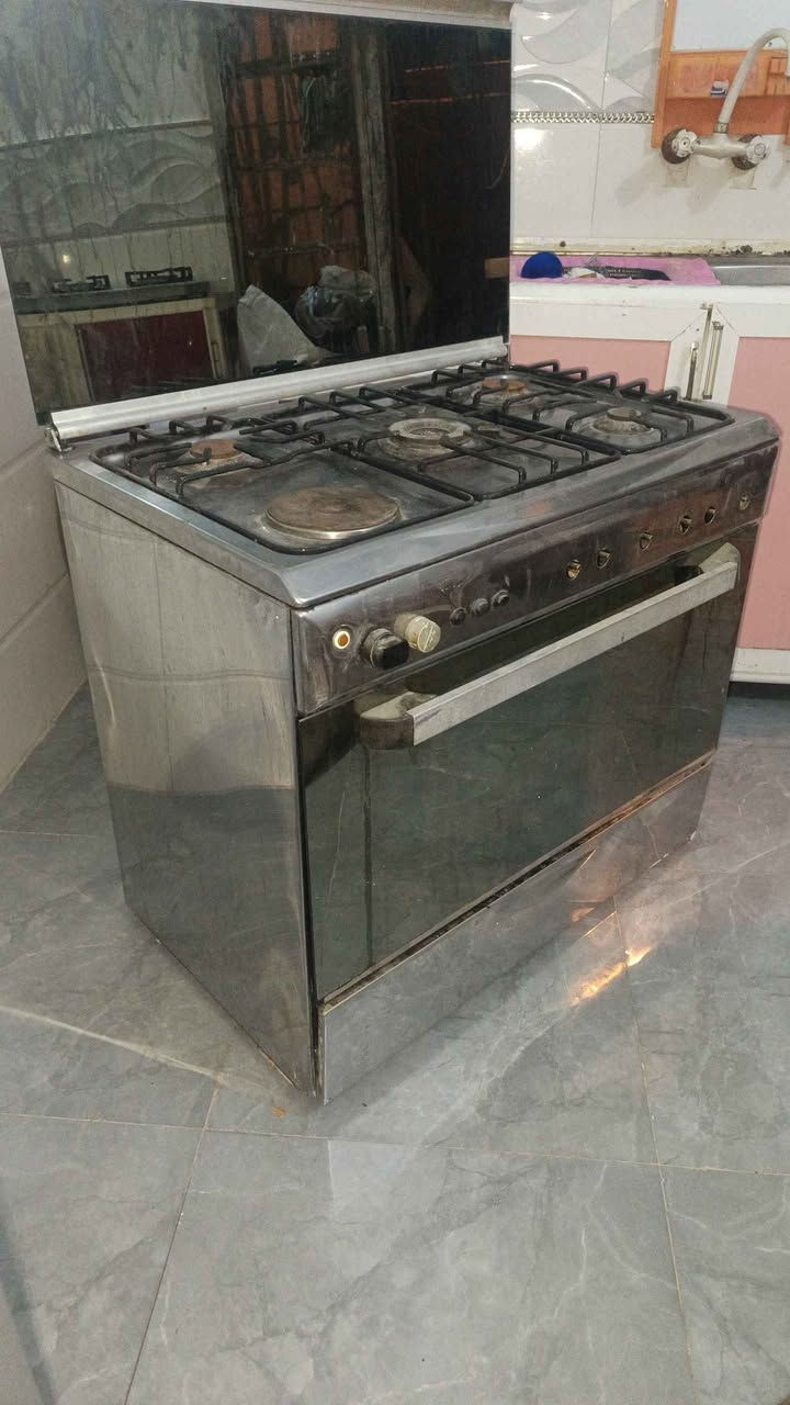 للبيع جلسات عربيه شرقيه كويتي اصلي العنوان كرمة علي الناحيه 
*********** البصرة, العراق
