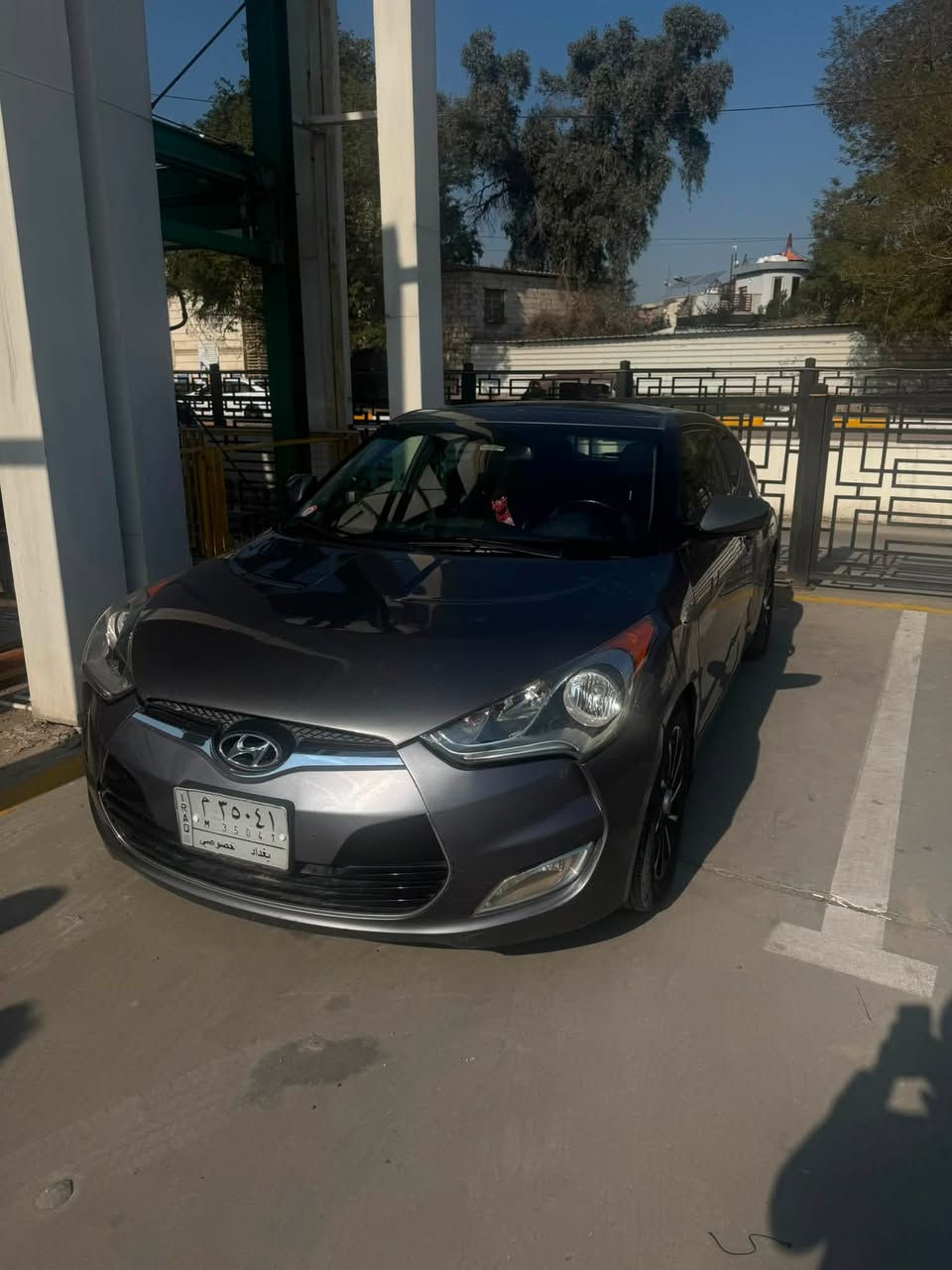 السلام عليكم
هونداي فوليستر موديل ١٣ فول مواصفات للاخير 
السيارة وارد امريكي حادثها جاملغ عكس السايق موجود بالصور
ايرباك دشبول 

ماشية ٧٩ الف
بانوراما 
سستم سماعات
شفتات ستيرن
تبريد ثلج 
كير ومكينة كفالة 
بيها طخة بالدوسة ورصعة بالجاملغ موضحها بالصورة 
مكانها بغداد حي تونس

السعر ٨٥ وبيه مجال للشراي
للاتصال ***********
