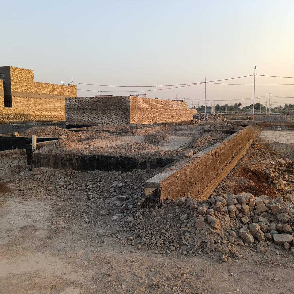 عرصة  ٢٠٠ م  (بتلو/مدفونة كاملة جاهزة للبناء)
العنوان : خلف عمارات الزيتون داخل مجمع عزيز شريف 
تحتوي على ماء/كهرباء/تبليط/مجاري

‭0780 030 0657‬
