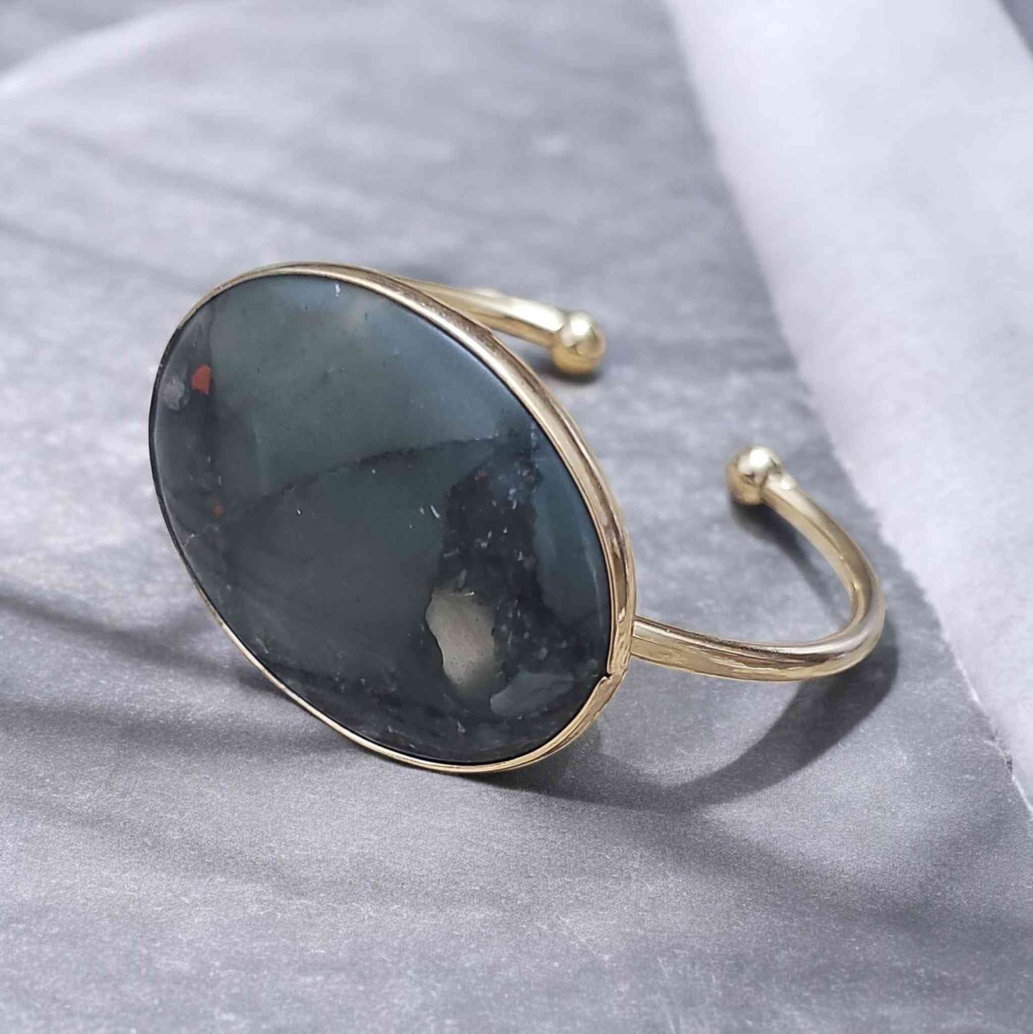 اسوارات احجار كريمه لقطعه ب ١٥ هو وتوصيل


**إذا كنت صاحب هذا الإعلان وتريد حذفه لأي سبب، رجاءا أرسل رسالة إلى الدعم الفني**