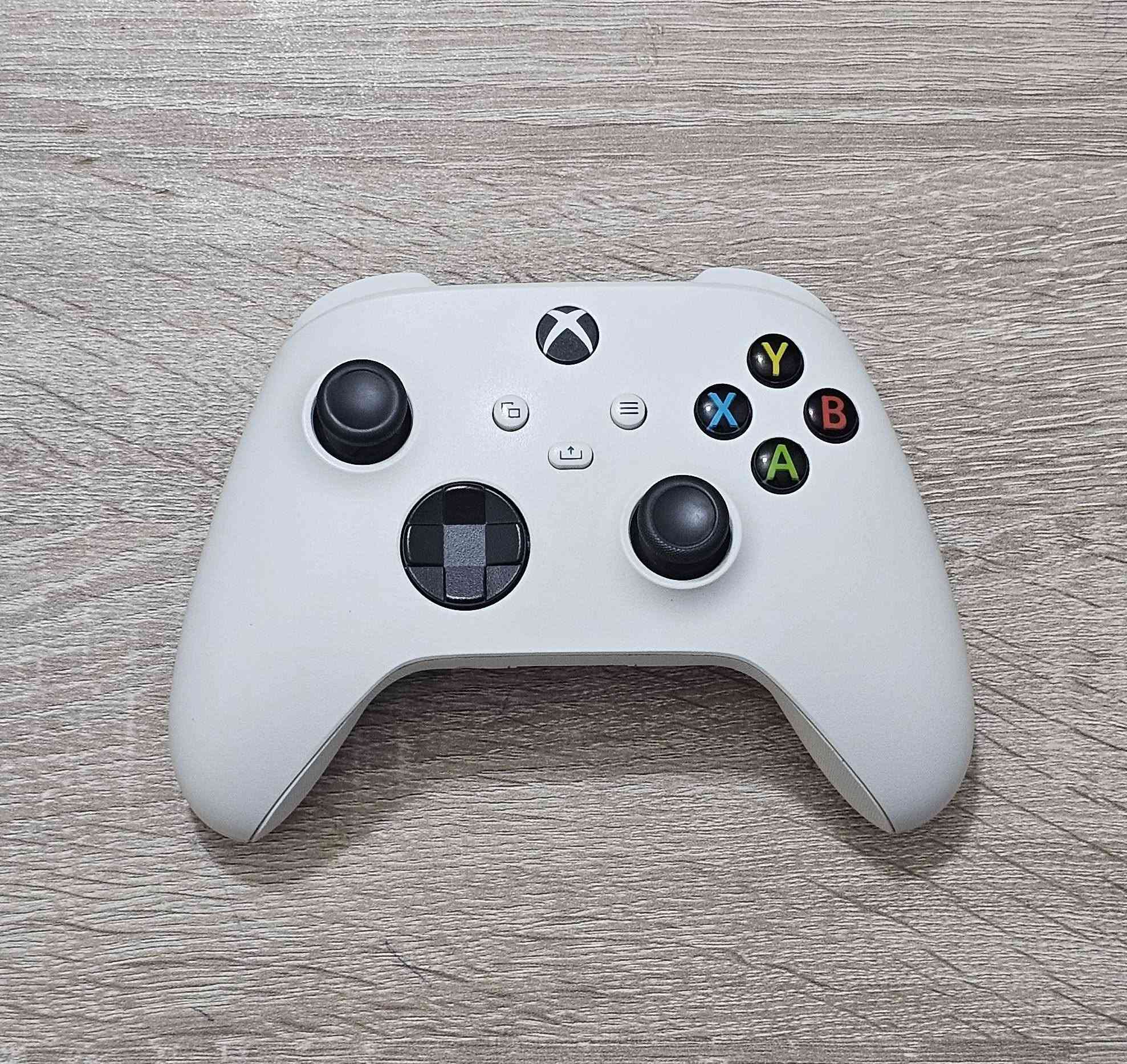 مرحبا اخوان 
xbox sereis S 512
ملحقاته كاملة كيبل الباور و HDMI
اشتريتة قبل 3 سنوات استخدمته 3 اشهر وضميته وهاي السنة استخدمته شهر 
الجهاز والجويستك نظيفة كلش وممفتوحة ابد
كيبورد Zifriend ZA68 ممستخدم ابد بس مفتوح الكرتون
سماعة هايبر كلاود الفا S السماعة مستخدمها هواي 
حساب xbox بي 
ردد 2 
رزدينت ايفل 2 + 3 
gta 5 
بلاك اوبس 3
كود 16
ابيعها كلها مو بس xbox 
سبب البيع ماحتاجه عندي pc ومخلي مضموم ممستفاد منه
المكان صلاح الدين، قضاء بلد
تواصل ماسنجر او واتس اليوزر   Mohammed7416


**إذا كنت صاحب هذا الإعلان وتريد حذفه لأي سبب، رجاءا أرسل رسالة إلى الدعم الفني**