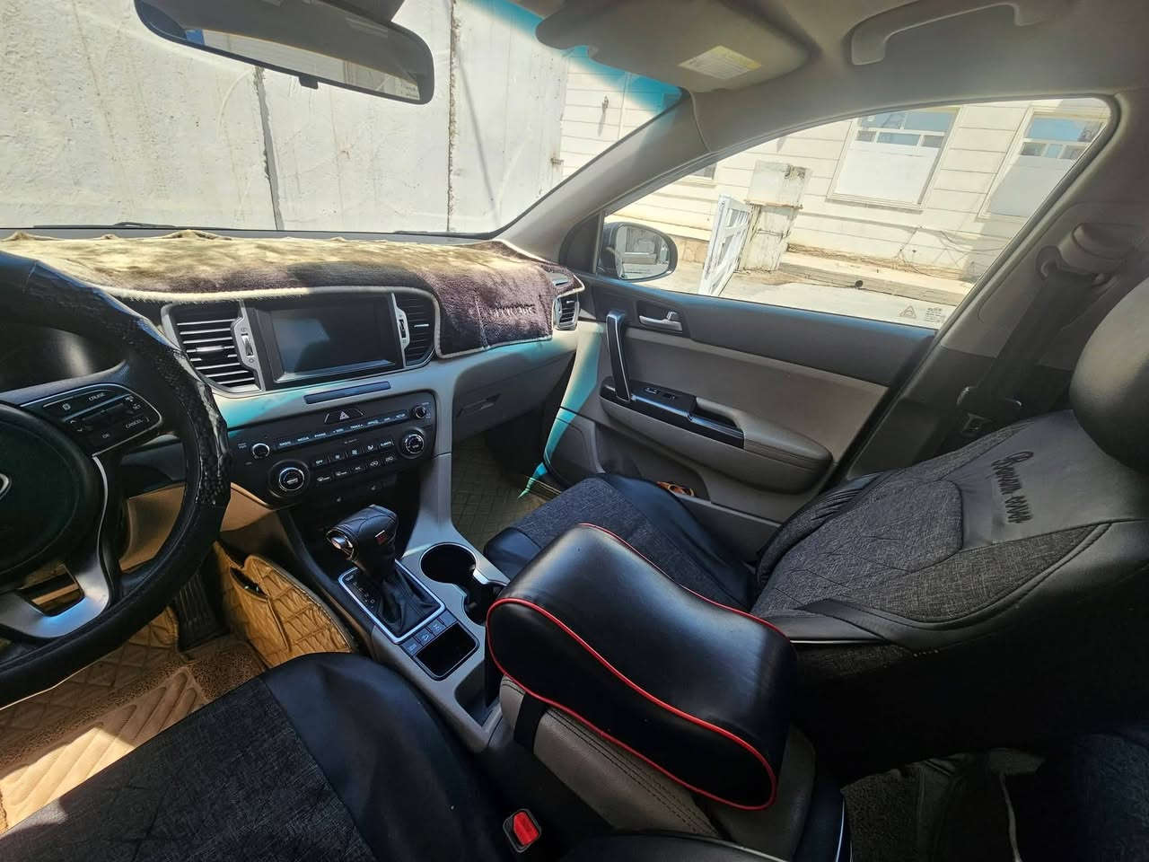 السلام عليكم 
من رخصة الادمن
سبورتج 2019 للبيع فقط 
رقم بغداد تحويل مباشر 
وارد امريكي حادثها موجود بالصور و سونار موجود 
ماشية 85 
مواصفاتها معروفه حساسات كامره شاشه و٣ انضمه قيادة تبريد قطعتين مري كهرباء 
غير متواجد على الفيس 
السعر 155 وبيها مجال 
للاستفسار 
***********
