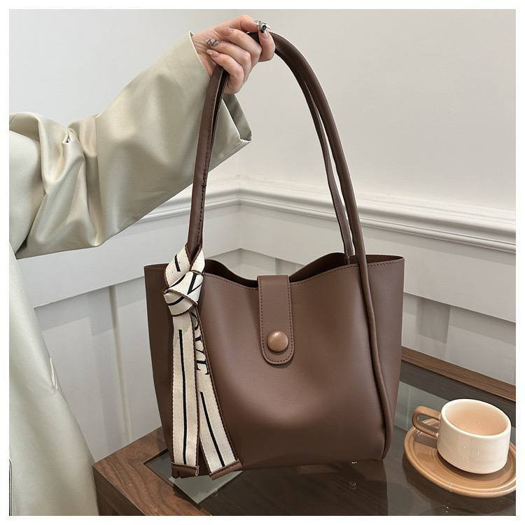 👑 عنوان الأناقة للحقائب 👑

💼 تشكيلة مختارة من الجنط النسائية الفاخرة
تصاميم راقية ✨ تفاصيل أنيقة ✨ جودة عالية تليق بذوقك

✨ لكل من تبحث عن التميز الحقيقي
✨ قطع محدودة… ليست متوفرة للجميع

⚠️ التوفر حسب الحجز فقط
والكمية محدودة جداً

📲 الحجز الخاص (واتساب):
***********

📲 قناة التليجرام:
https://t.me/dhjffxg

👑 الأناقة تبدأ من اختيارك
