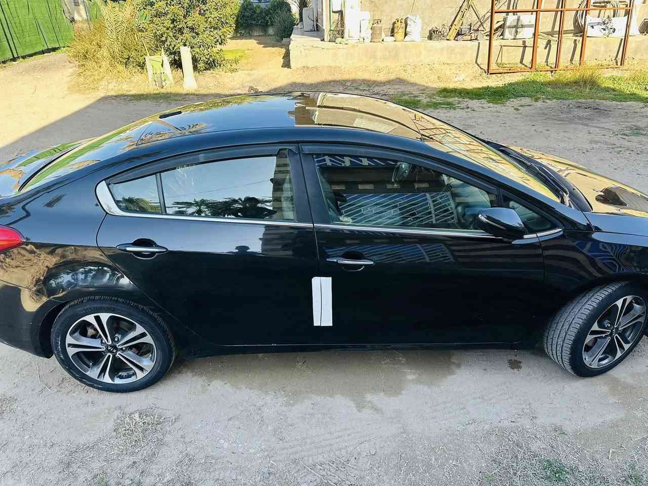 سلام عليكم كية فورتي للبيع موديل ٢٠١٦ واريد امريكي سيارة جديدة بمعنة الكلمة سعر ١١٢ وبيهة مجال بسيط وسونار موحود بمنشور سيارة داخلة كلين ***********
