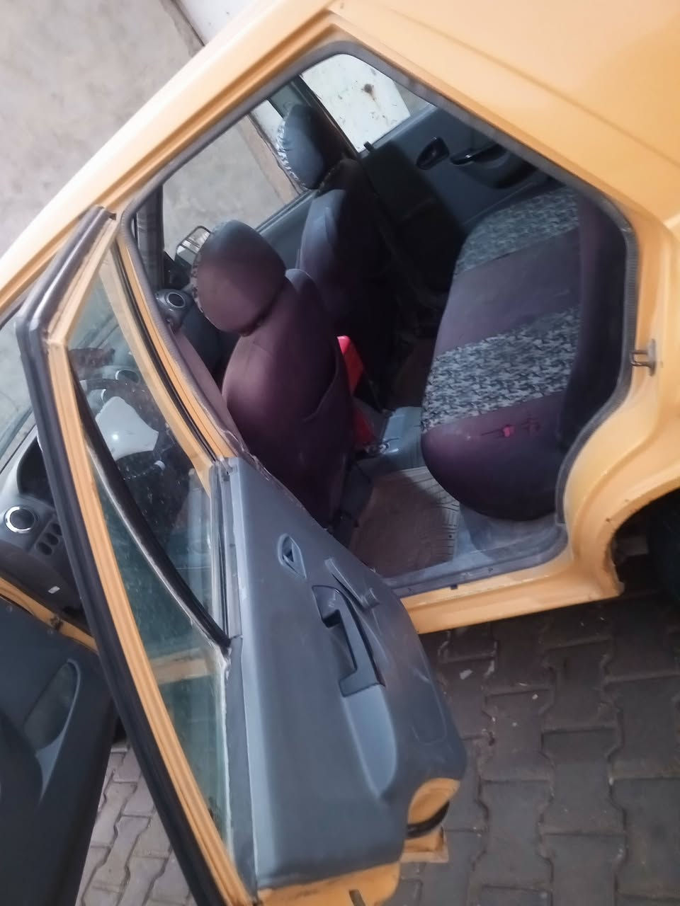 للبيع 2015 رقم مثنى مميز سنويا لل28 كفاله عامه من ضربه وتبديل وصبغ محرك وكير شرط تخم  تاير كهربائيات شغاله حداديه زينه سياره مال جناي مكان السياره النجف الاشرف ناحيه الرضويه 
ترهم مراوس. 
السعر 29
***********
اتصل وتدلل
