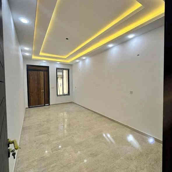 للبيع في السيديه الضباط خلف شارع الكويتي موقع مميز جدا 
تونات عدد 2 
المساحه 162  متر الواجهة 6:50 م نزال 25 م 

#المحتويات 
:: يحتوي الطابق الاول على كراج ومدخلين وصاله ومطبخ وهول داخلي وخدمات صحيه وغرفه نوم ماستر 
:: ويحتوي الطابق الثاني على 3 غرف نوم وخدمات صحيه 

الطابق الثالث  بيتونة

#السعر675مليون مع المجال
‏‎🛑 للاستفسار اكثر

‏‎المراسلة عبر الصفحة او الاتصال على الأرقام التاليه
***********-***********

الفرع الاول / الـسـيـديـة الضباط مقابل أفران الرباط
‏‎الفرع الثاني /شارع العلوة مقابل مدرسة حلم الغد الاهلية 
الفرع الثالث / عرصات الهندية مجاور فندق بلوم

‏‎الاعتماد الهندسي للتطوير العقاري نسعى لخدمتكم جميعا نحو الأفضل
‏‎ ✅ نستقبل_كافة_عروضكم_وطلباتكم_السكنية_والتجارية

‏‎#ايجارت__المنازل_والشقق_وبنايات_تجاري
‏‎#بيــع _ #شراء  #استثمارات 
#عقارات_الكرادة
#عقارات_العرصات
‏‎‏‎‏‎#عقارات_المنصور 
‏‎‏‎‏‎#عقارات_اليرموك 
‏‎‏‎‏‎#عقارات_القادسية 
‏‎‏‎‏‎#عقارات_الحارثية 
‏‎‏‎‏‎#عقارات_السيدية#الاعتماد_الهندسي_للعقار#
