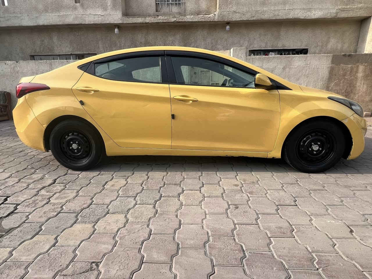 السلام عليكم الانترا 12 وارد امريكي حادثه دعاميه اماميه وبنيد بدون لغد وشواصي سياره ليبل واحد محرك 1800دوش وكير مكفولات تخم تاير تبريد جديد سياره معروضه 108 وبيه مجال قليل ستفسار ***********
