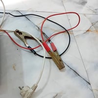 لبيع شاحنه بطاريات شغاله كبيره 07733664998