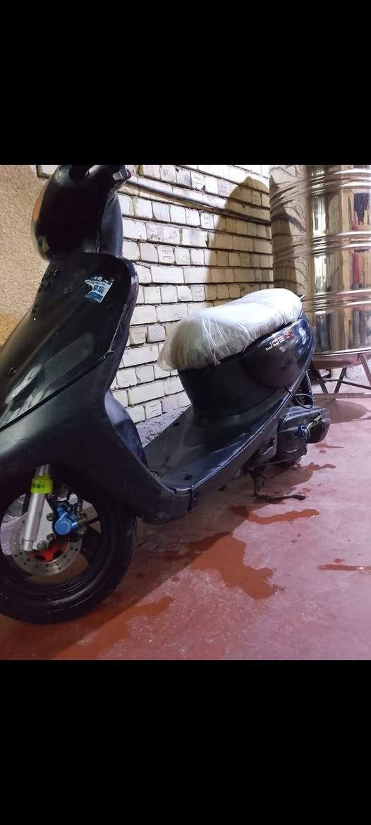 السلام عليكم درجه للبيع دراجه ما اتوكفك ابد شلعه تاكل الكاع او معدل قوي بس بيها نقص عوزها تاير خلفي او اويل بم مال داهن اني ما شادلها اويل بم اخبطلها دهن فل وايه البانزرن البطل ابو الف ايضل عدي شهر السعر 200 العنواب بغداد الشعب الديوان ***********
