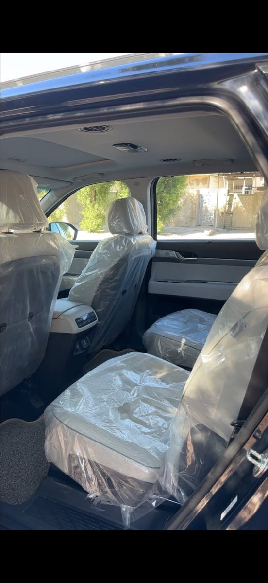 هيونداي باليسايد 2023
نظيفة كلش و حادثها جداً بسيط و صور الحادث و السونار موجوده رقم بغداد باسمي تحويل ثاني يوم و رقم حلو مرتب
مواصفات بريموم فول 

كشنات منفصل vip
فور ويل
داخل ابيض
فتحة سقف
كشنات كهرباء 
كشنات خزن ميموري
كشنات الامامي تدفئة تبريد
كشنات الوسط تدفئة و تبريد
صندوق كهرباء
وضعيات قيادة ٥( سبورت كومفورت ايكو سمارت سنو)
رادارات 360 درجة
حساسات 360 درجة
كامرات 360 درجة
مرايات جانبية تعتيم
مرايه الداخليه تعتيم
نظام hatric
تسخين. الستيرن
اوتو هولد
نظام نزول منحردات
نظام القطر
شاحن وايرلس
و كومه مواصفات بعد مواصفات بريميوم السيارة
ماشية : ٣٧ الف ميل تقريباً
———————————————————
السيارة شبه كلين شباب كلش نظيفة و ميحتاجلها اي مصرف نهائي و كلشي بيها بلادي و ليبل واحد حتى الدعاميه نفسها  الاصلية و السيارة بيها تصليح بالبنيد شبر و دفعه بسيطة واحد و الباقي السياره كلها كفاله عامه ان شاء الله)
——————————————————-
سعر السيارة  298 ورقه و بيها مجال
تشلع عيوني و السيارة شوفت عينكم بالنظافة 
رقم الهاتف : ***********
موقع : بغداد الامين الثانية
