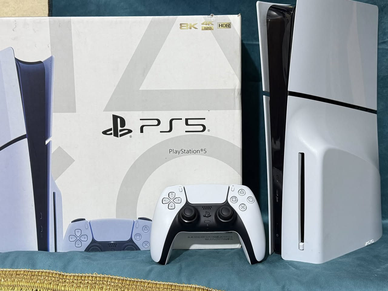 السلام عليكم بلي 5 سلم هارد 1 تيره مع ملحقاته الاصليه  سعره 610  الرقم ***********
