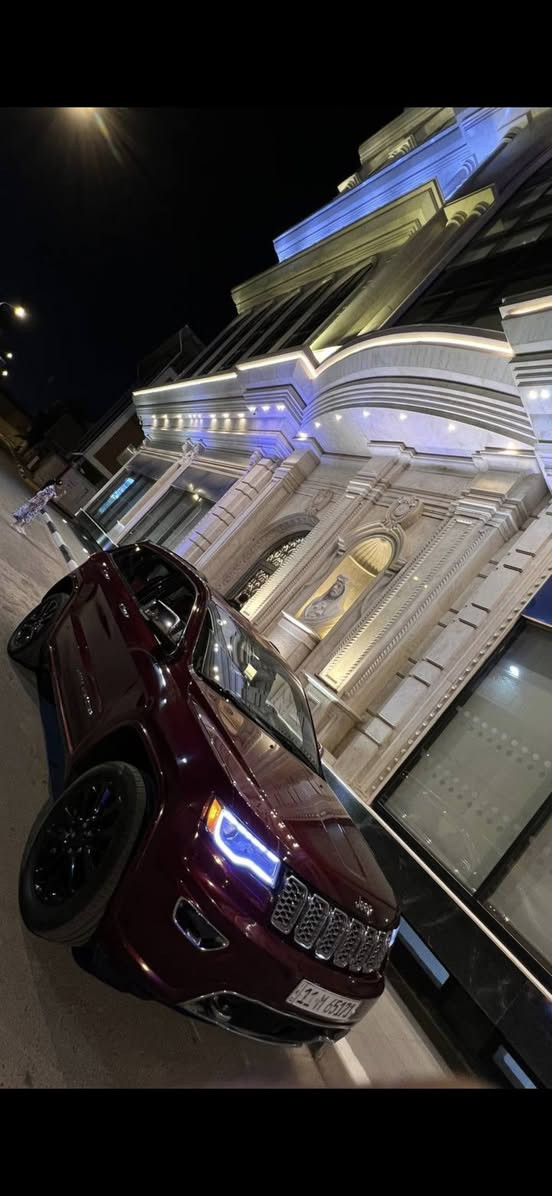 السلام عليكم 
جيب كراند شيروكي 17 فول مواصفات 1/1 اوفار لاند 
رقم بغداد الجديد بأسمي تحويل ثاني يوم سنويه جديده وهزه جديده ماشيه 90mi 
المواصفات 

جوبلسات 
تدفئه وتبريد كشنات
رادار امامي  
خزن ميموري 
كشنات كهرباء كشنات لون احمر جلد وكنتاره 
قماره كنتاره 
حداده جديده تايرات جديد 
السياره فول موصفات مزوعه معروفه مواصفات لاوفر لاند 
السياره 8سلندر  5700 السياره مبرمجه علبانزين العادي بدون دكه دوانز 

السياره بيه فقط كلير قطعتين من امريكا 
وبيه نسبه تقرير تعمل وتسير بدون اي  مشاكل 
 بيع فقط بدون مراوس السعر 185  
الاتصال ***********
