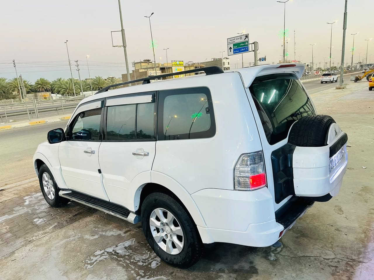 باجيرو 2008 خليجي مكفولة 
مكينة V6 بدون فتح 
ماشيه٩٨ كم
٧راكب ٣ قطع تبريد مركزي
مري شفط
٣ شاشات 
حساسات خلفية
لايت زنون عدسه متحرك
دفع رباعي
تخم تاير جديد
رقم اربيل هزه وسنوية جدد تريد وكالة او تحويل اني حاضر السعر١٢٥ بيع او مراوس مكاني كربلاء
***********
