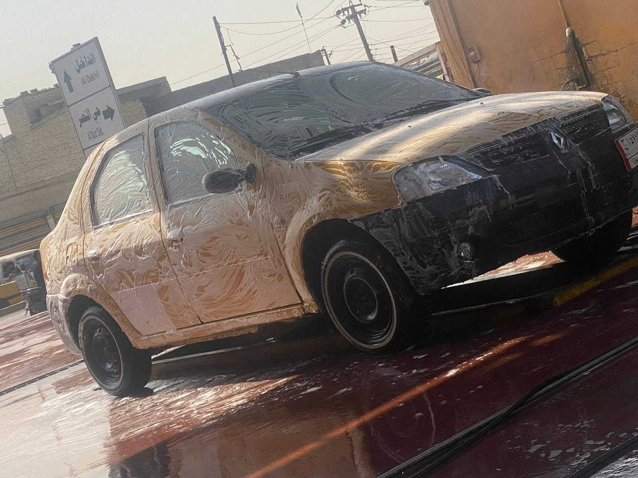 السلام عليكم رينو لوكان 2009 رقم بغداد الماني للبيع السيارة جاهزة ومكينة فرنسي مال حاوية جديدة منضومة زنون شاشة اندرويد بطن جديد مصفرة هيئة وغرامات شرط التحويل 
يرادلها ملاحضات بسيطة السيارة مكفولة من الصبغ السعر 35 وبيها مجال  
***********
