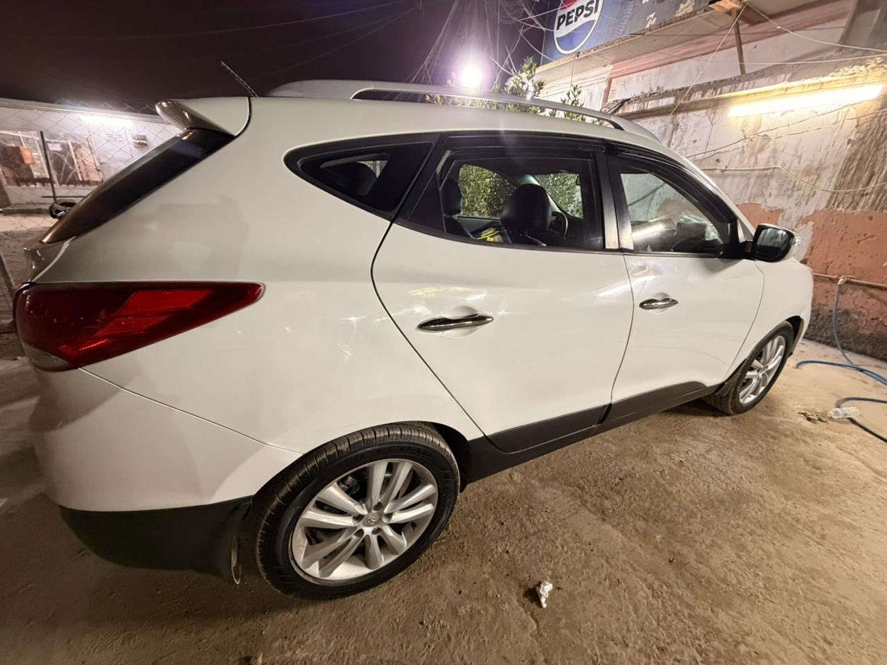 السلام عليكم
توسان ٢٠١٣ كويتي فول مواصفات بصمة بانورما بصمة ابواب تحكمات ستيرن
بيها ٣ قطع صبغ باب الصدر والي ورى وباب الصندوق
كير ومحرك مكفولات 
ماشية ١٢٧ كم
تحويل ثاني يوم
رقم بغداد ومكان السياره بغداد
السعر ١٣٥ وبيها مجال 
للاستفسار 
***********
