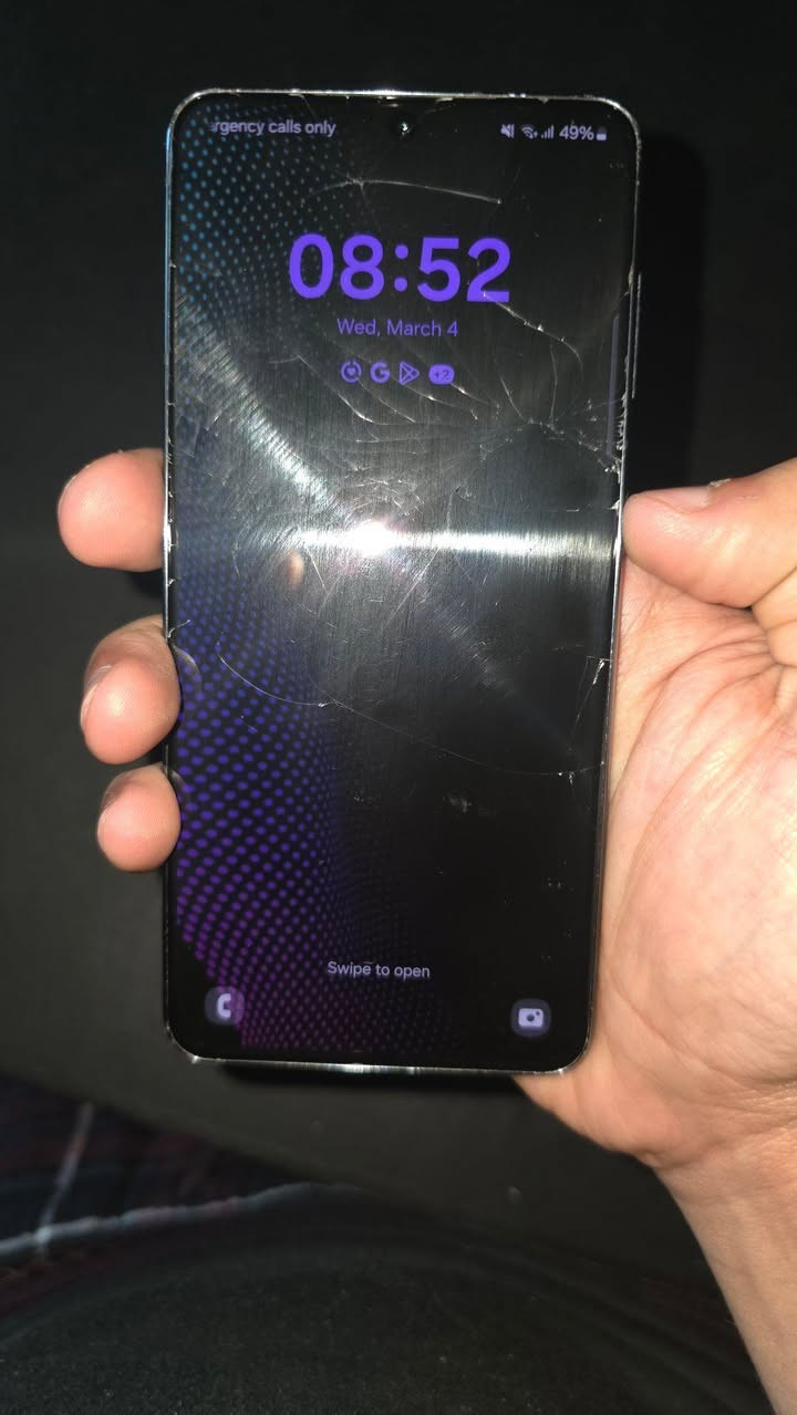 سامسونك s20 العادي شاشتة بيها فطر بل كلاس و يتبدل و الضهر مالتة مشلع شوية من ورة الجهاز مرون و منزل عليه اندرويد 14 و one ui 6 الفطور للامانة متبين من تستعمل الجهاز ب 150 الف هيت, الأنبار


**إذا كنت صاحب هذا الإعلان وتريد حذفه لأي سبب، رجاءا أرسل رسالة إلى الدعم الفني**