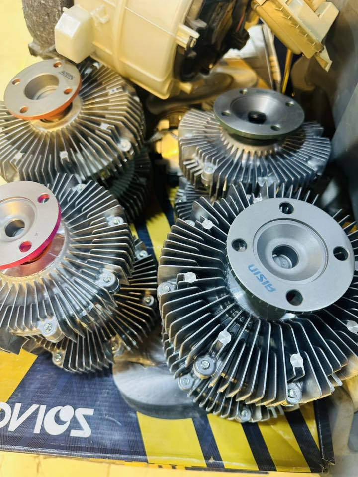 تتوفر لدينا ادوات احتياطية جكسارة لكزز برادو يوجد توصيل جميع محافظات العراق ***********
