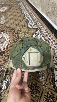 خوذة أصلية • صناعة تشيكية • قبضات أمفور