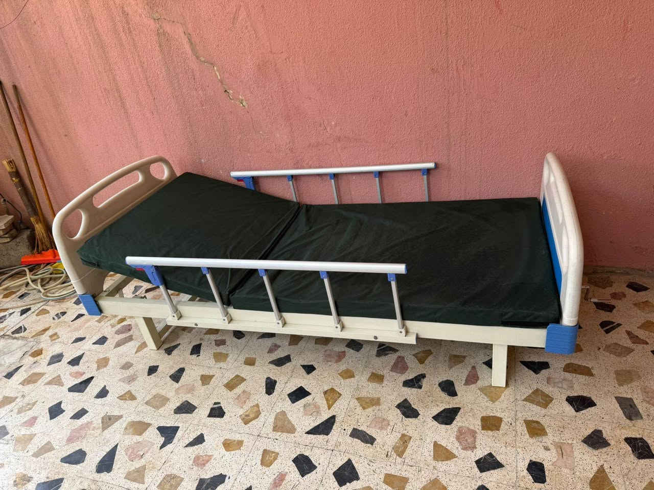 سرير سديه متحرك مستعمل قليل سعر 140 الف
عنوان إربيل بختياري


**إذا كنت صاحب هذا الإعلان وتريد حذفه لأي سبب، رجاءا أرسل رسالة إلى الدعم الفني**