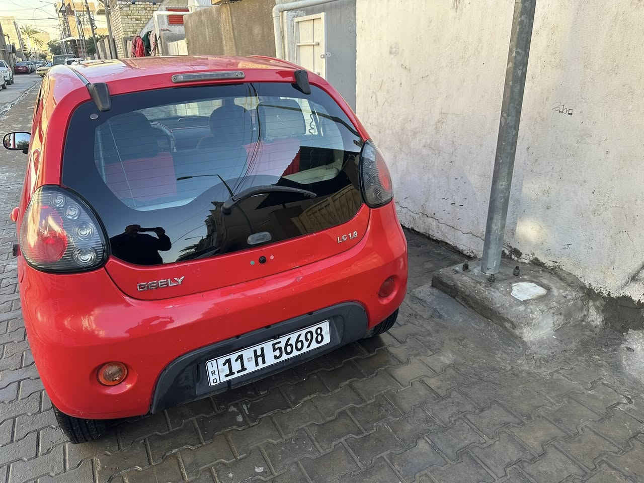 السلام وعليكم باندا للبيع السيارة جاهزة وحلوة كير مكينة تبريد خير من الله حادث بسيط الجاملغ الايسر ومصلح تخم تاير جديد الداخل جديد مكاني الغدير *********** غير متواجد ع الفيس
