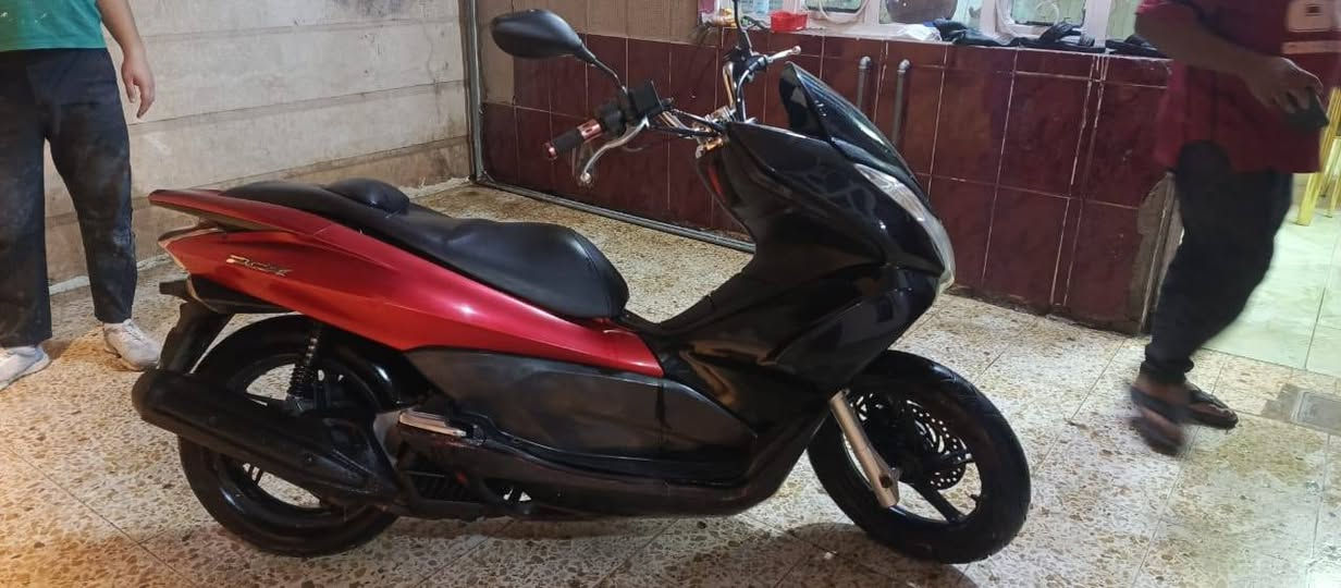 السلام عليكم دراجه لبيع بي سي اكس دراجه حلوه نضيفه مكينه مكفوله لكهرباية كلها شغاله بس بجم مبدل السعر 950 مكاني الحسينيه مال الراشديه رقمي ***********
